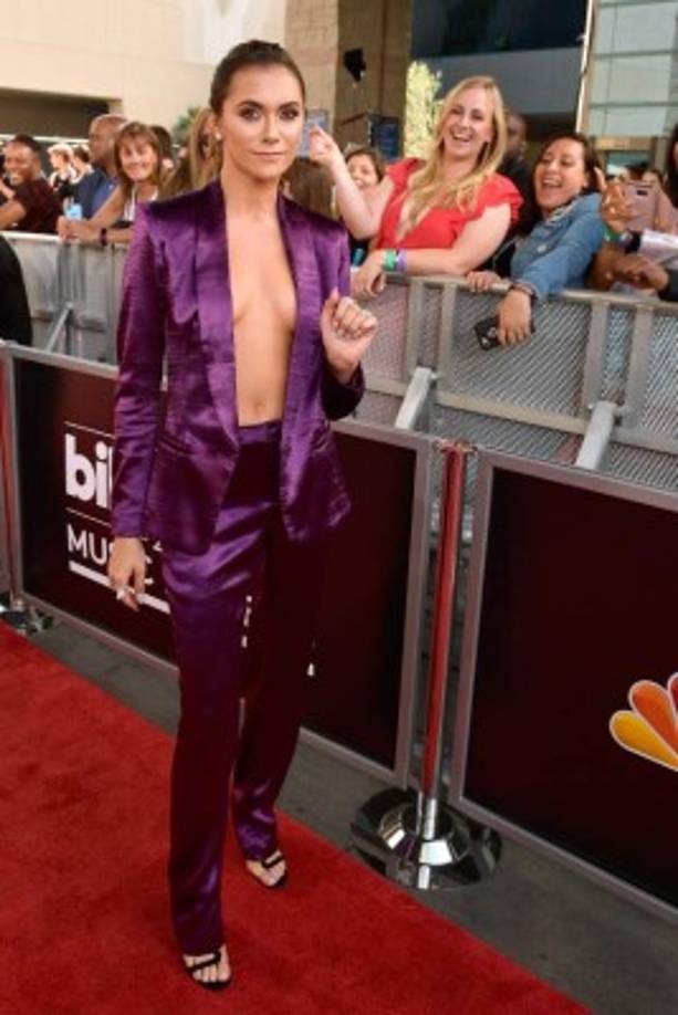 La actriz Alyson Stoner no dejó mucho a la imaginación, sobre todo en la parte de arriba.