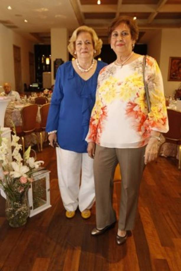 Betty y Rosario Marinakys.