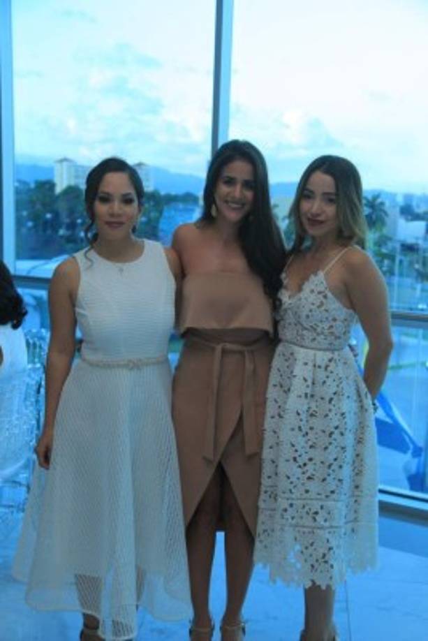 Jackie Núñez, Vivian Kattán y Lesly Avelar.