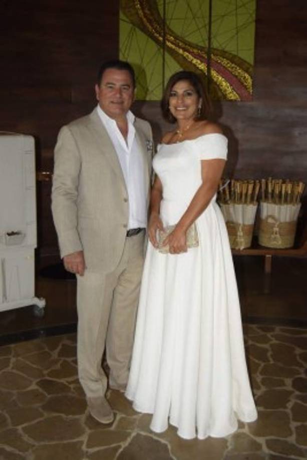 Rommel y María Cristina Hawit.