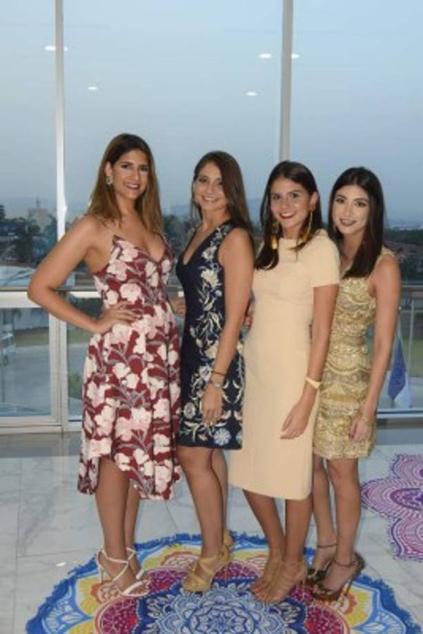 Lilibette Kattán, Isabella Larach, Claudia y Daniela Kattán.
