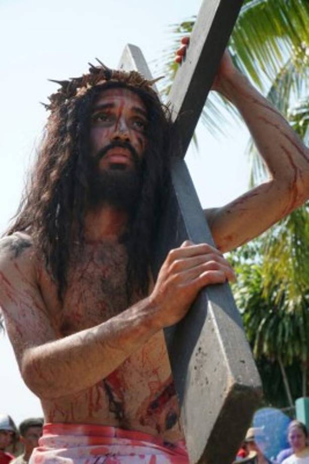 La representación teratral busca reproducir con la mayor fidelidad posible las últimas horas de Jesús relatadas en los evangelios.