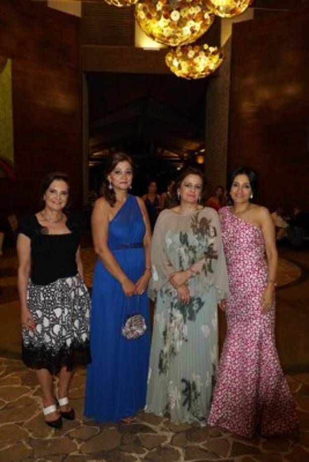 Rágida y Raymonda Maalouf con Hellen Qubain.