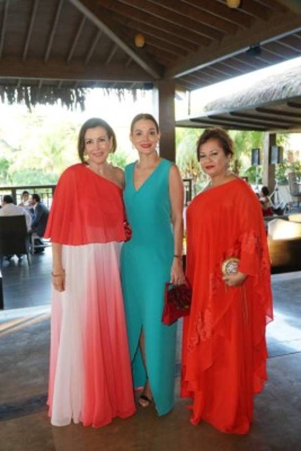 Ivonne Ramírez, Elke y Evlyn Bendeck.
