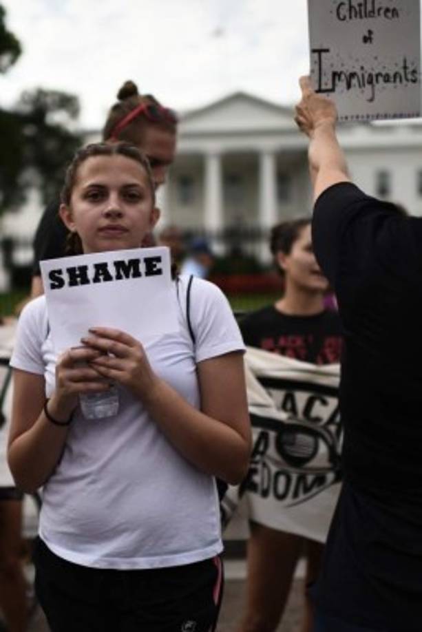 El fiscal general, Jeff Sessions, declaró este martes: <br/>'Estoy aquí para anunciar que el programa conocido como DACA, que fue establecido bajo la administración de Obama, está siendo rescindido'<br/>