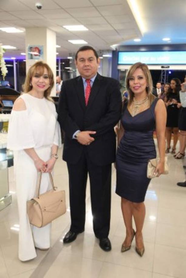 Laura Blanco, Marco Tulio Ruiz y Eva Gonzales