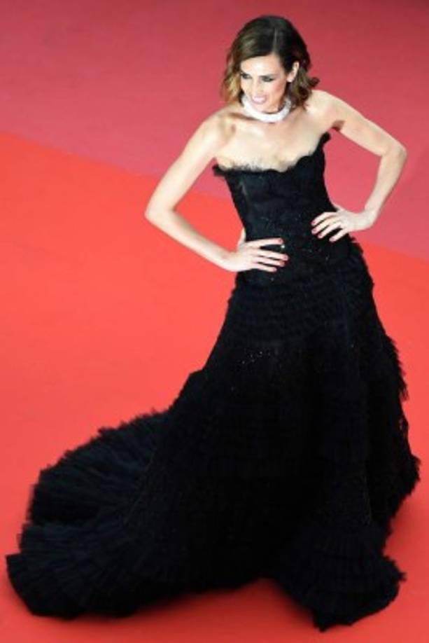La modelo española Nieves Alvarez posa en la alfombra roja, previo a la proyección de la película 'Yomeddine' en la 71ª edición del Festival de Cannes en Cannes, en el sur de Francia.