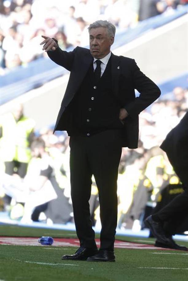 Carlo Ancelotti, técnico del Real Madrid, está tratando este problema con Vini ya que es el jugador que más cartulinas ha recibido esta temporada en el Real Madrid con doce, por delante de las siete de Camavinga, las seis de Nacho y las cinco de Carvajal, Fede Valverde y Luka Modric.