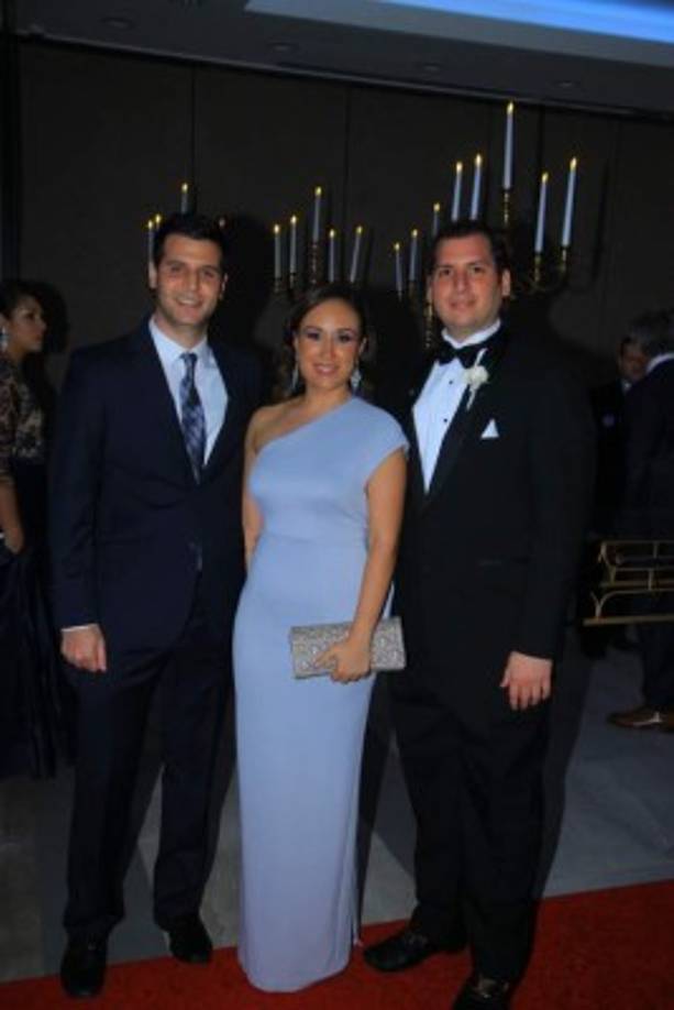 Andrés Larach, Adriana Hawit yJoaquín Echeverri.