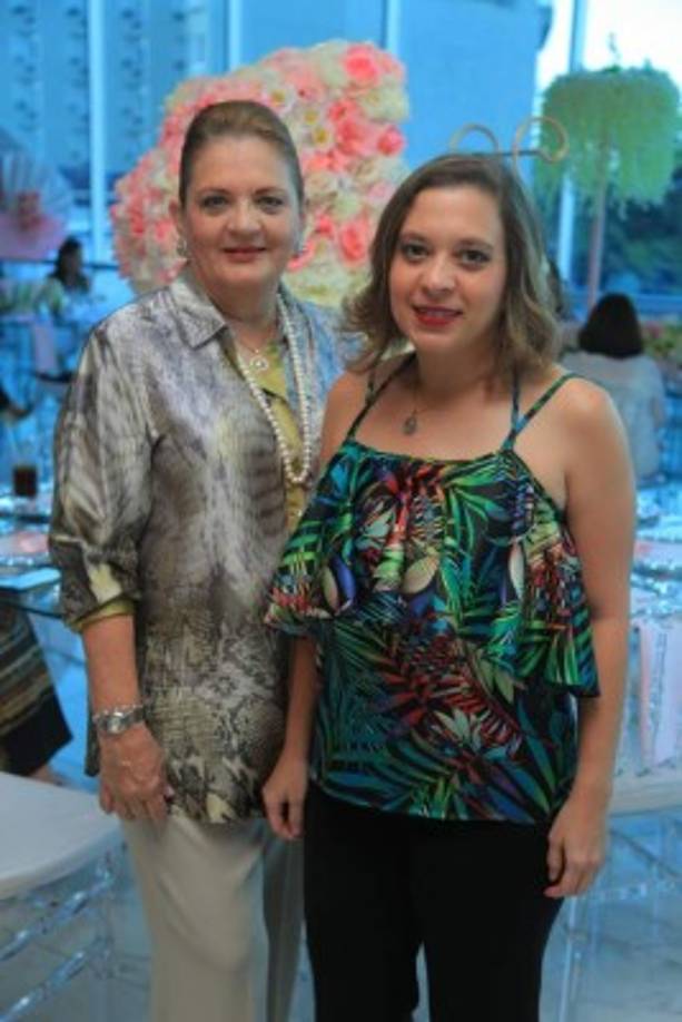 Kalene y Claudia Padilla.