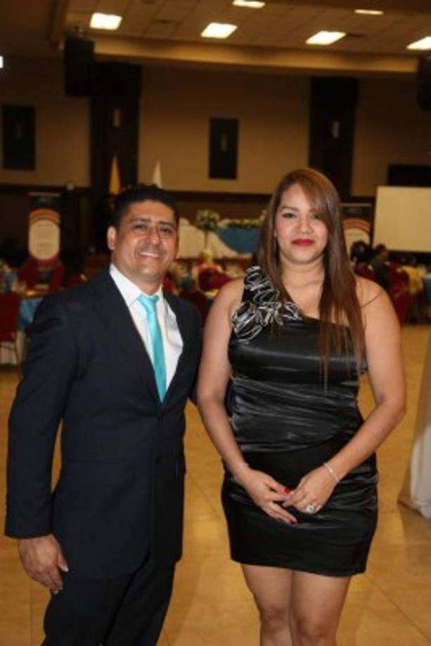 Ivis Cribas y Karen Pedroza.