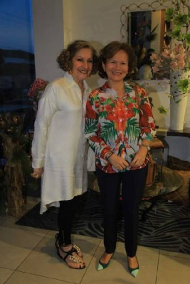 Isabel Victoria Chahín y Mary Krupp.