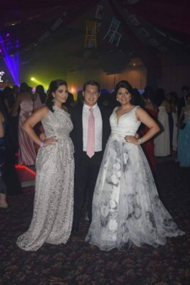 Fadia Yacamán, Flavio Tinoco y Sofía Handal.