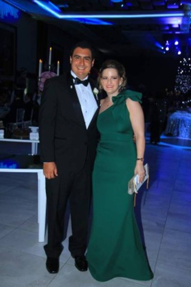 Santiago Sierra y Melissa Wolozny.