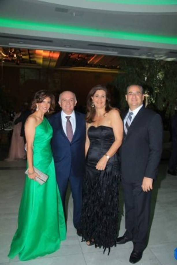Karen y Esteban Espinosa con Jenny y Enrique Facussé.