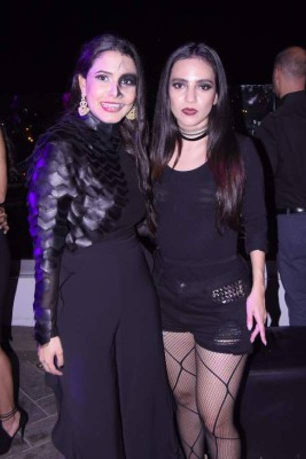 Andrea Mejía y Katty Baide.