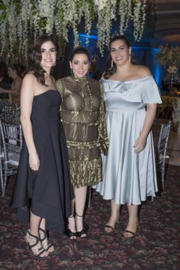 Alessa Andonie, Hellen Dumas y Titina Sansur.