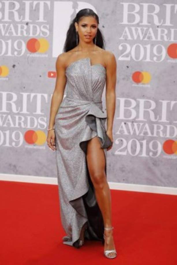 La presentadora británica Vick Hope.