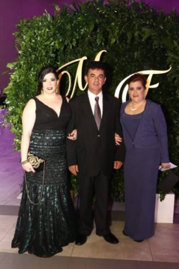 Johanna, Mario y Mercedes Bueso.