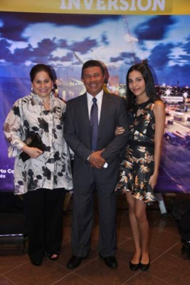 Dora Suazo, Emilio y Emily Silvestri.