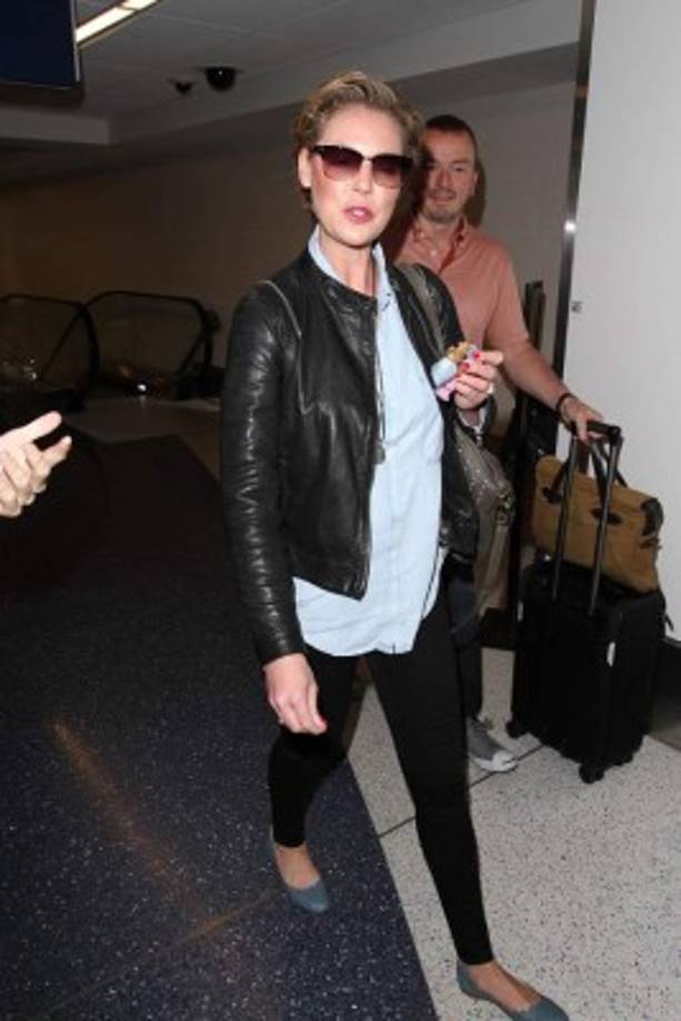 Katherine Heigl espera su primer hijo biológico. La actriz y su esposo agrandarán la familia con el bebé que viene en camino, quien se sumará a sus dos hijas: Adelaide Marie Hope y Naleigh Moon