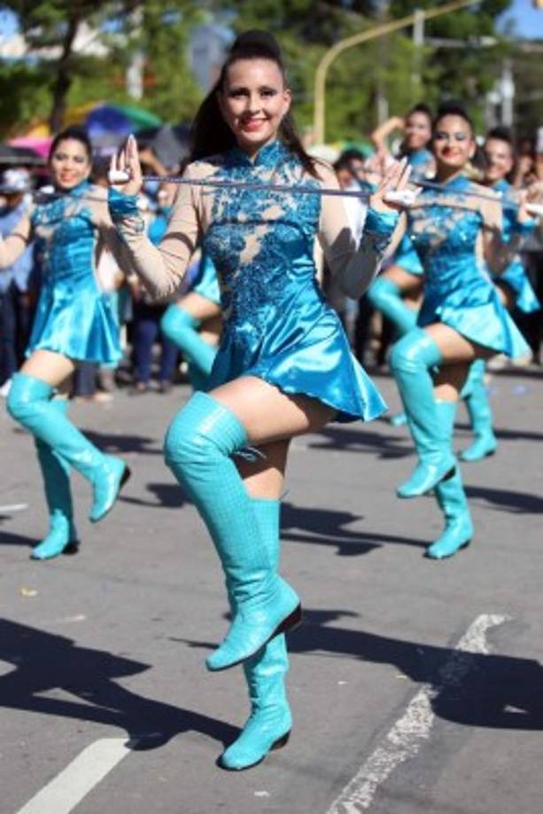 Berny Mejía palillona del Instituto Central Vicente Cáceres de Tegucigalpa.