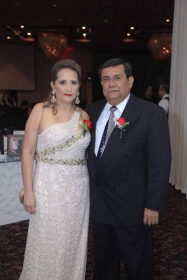 Connie y Juan Mejía.