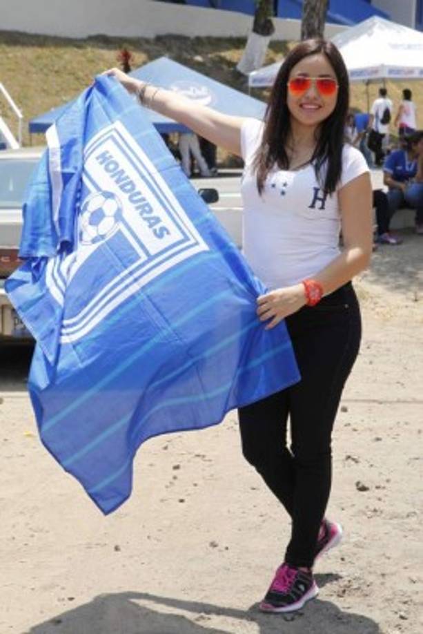 Desde tierras catrachas, las bellezas de Honduras fueron el llamativo en el Cuscatlán.