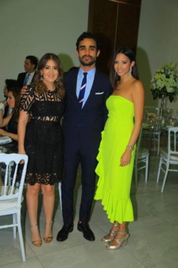 Ale Lorenzana, Andrés Galeano y Pammie Marinakys.