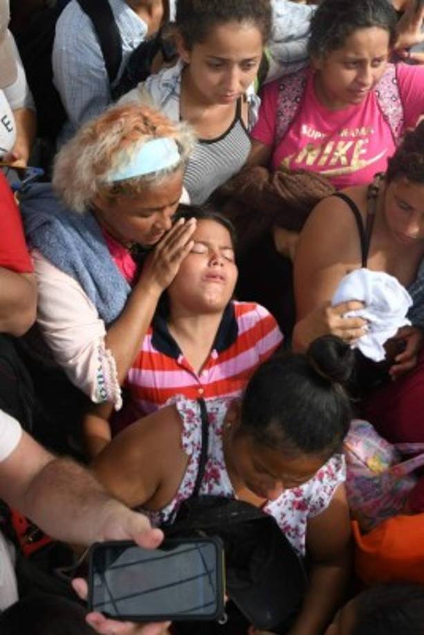 El cansancio, el hambre, la sed, el calor, a todo eso se tienen que enfrentar los migrantes, incluidos los niños.