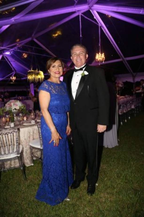 Yamileth y Áfrico Madrid.