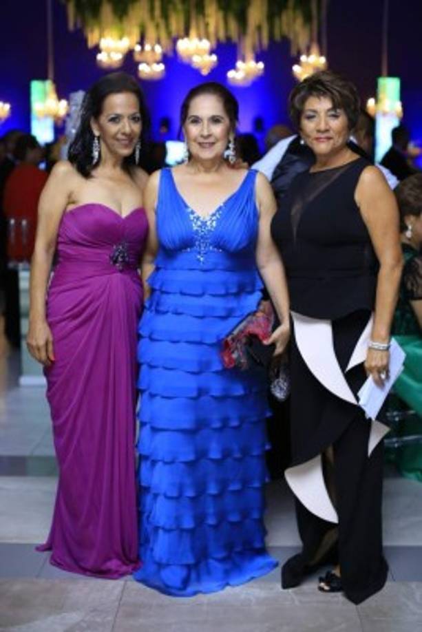 Lorette Kawas, Laura Turcios y Ana Hilsaca.