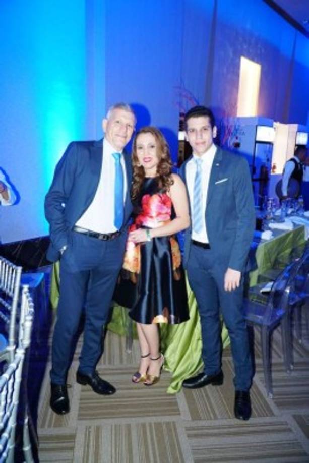 Miguel, Claudia y Patrick Blessing.