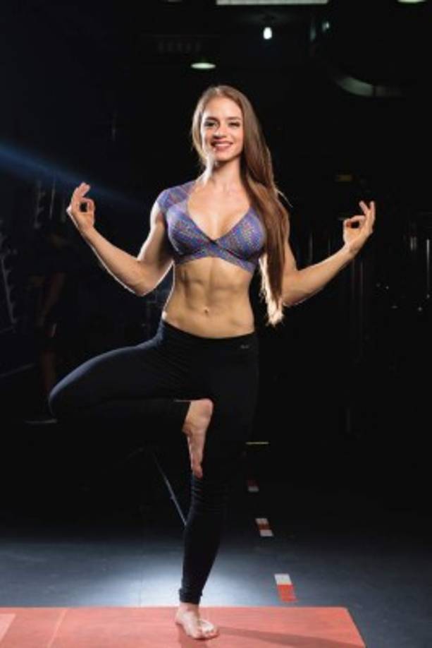 La clave principal de Sandra Hadith es tener hábitos saludables combinando una nutrición balanceada así como la practica de algún deporte, en su caso yoga.<br/><br/>'Cuando comía 'poco saludable' y no me ejercitaba comencé a notar cambios en mí cuerpo que no me gustaron y mí salud se estaba viendo afectada, pare a tiempo, reflexione y comencé la práctica del Yoga, comencé a comer más saludable y poco a poco me fue gustando cada vez más', agregó Hadith.