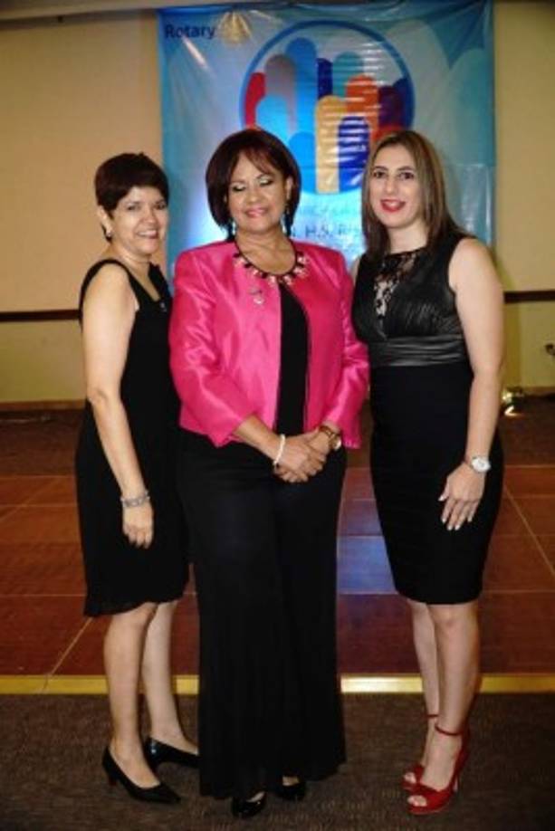Nadina Alvarenga, Verena Cálix y Carol Herrera.