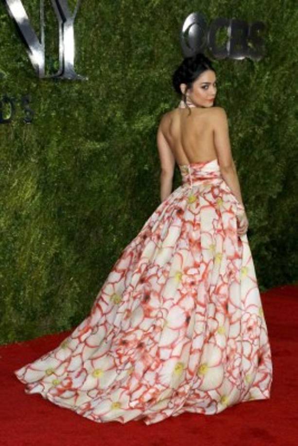 La actriz y cantante Vanessa Hudgens se ha convertido en un ícono de la moda juvenil. Sus desfiles por la alfombra roja son lecciones de glamour.