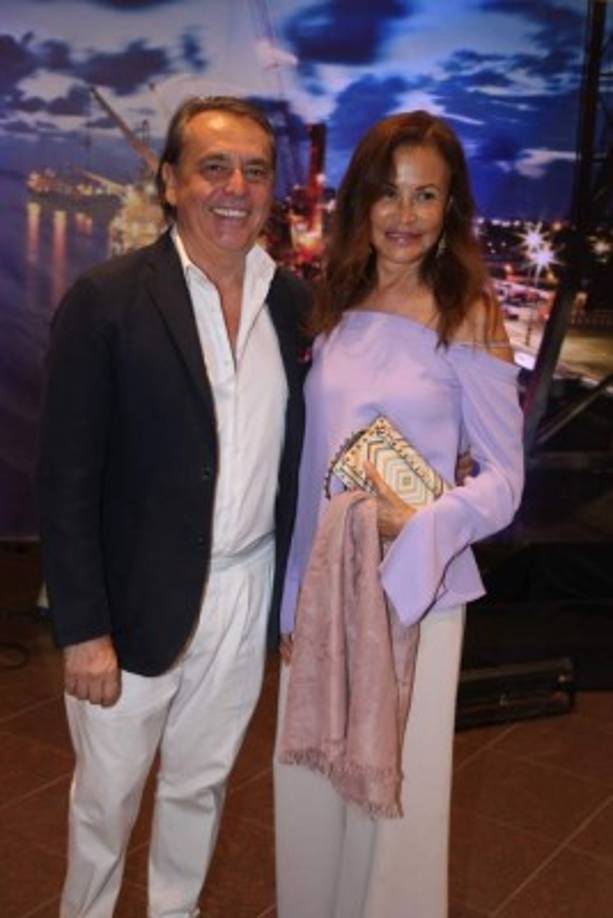 Constantino y Lizeth Pozzi.