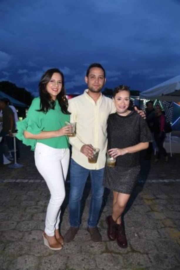 Karen Osorio, Kervin García y Renata Espinal.