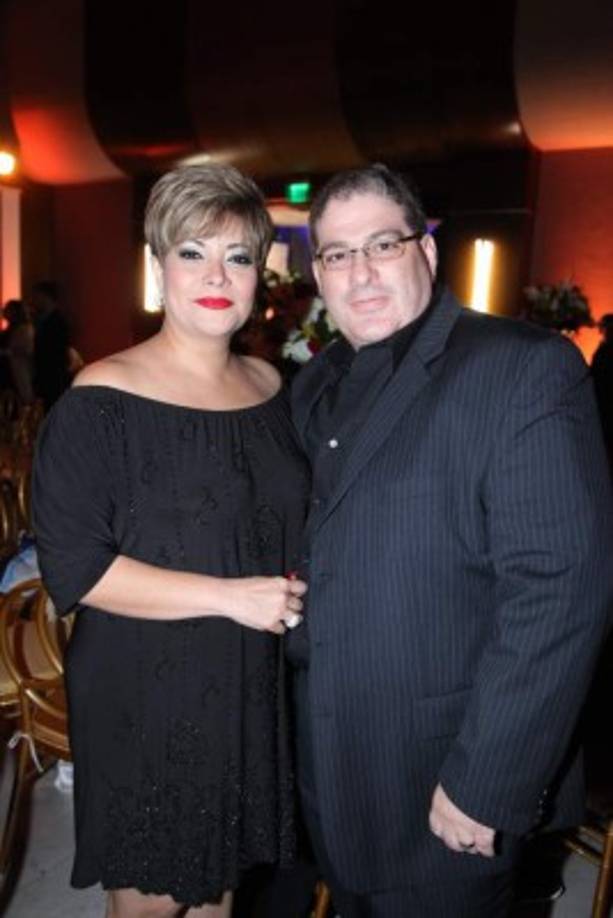 Karen y Enrique Handal.