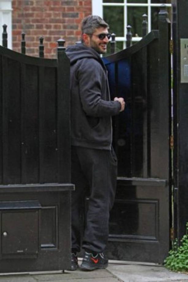 El peluquero, de origen libanés, mantuvo una relación con el músico británico durante unos cinco años. Ninguno de los dos confirmó ni negó nunca su romance