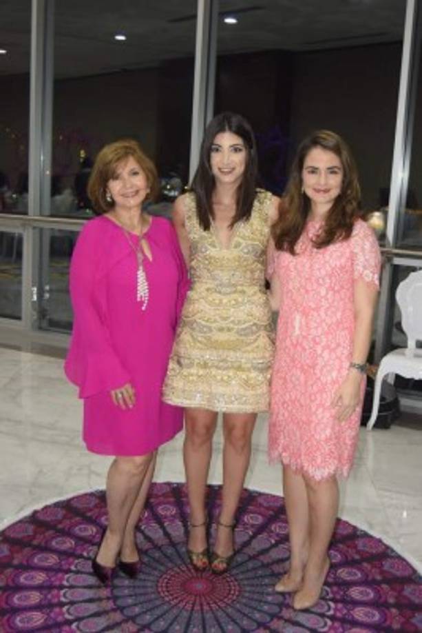 Connie Yuja, Daniela Kattán y Jessica Ronen.