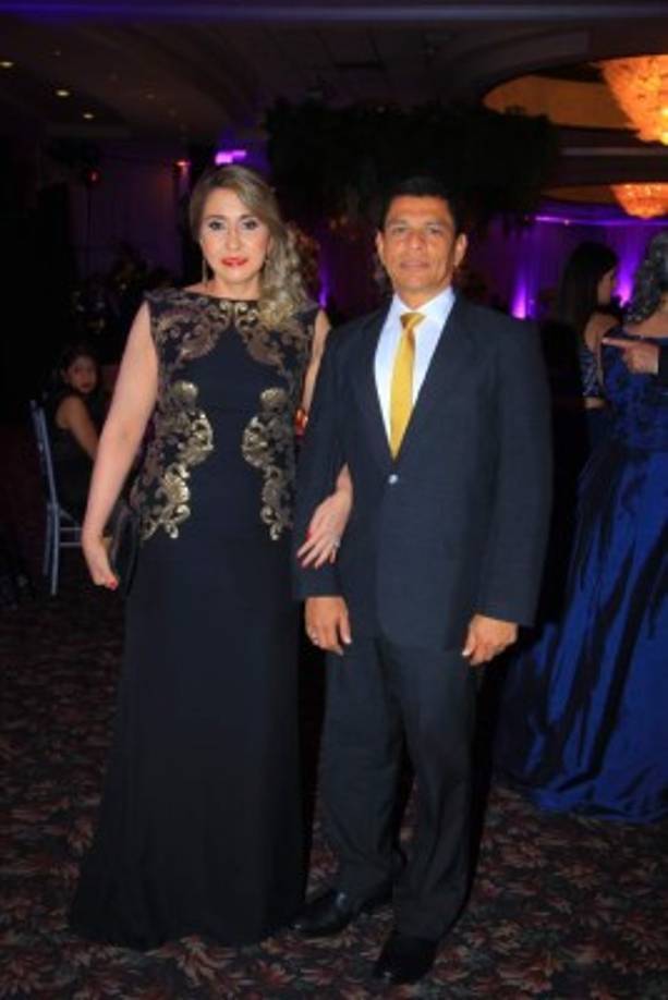 Meyvi y Tulio Romero.