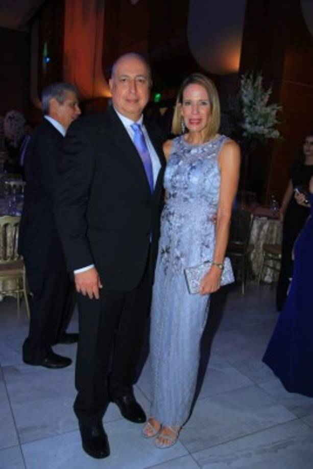 Eddie y Carolina Atala.