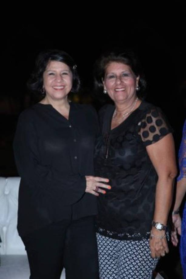 Esther Anino y Mireya Bodden.