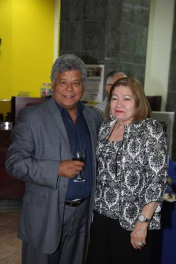 Carlos y Suyapa Martínez.