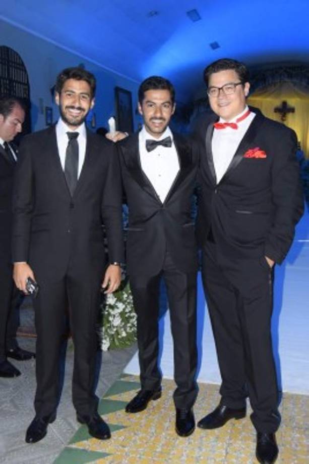 Abdel y Bader Alwegayyan y Guido Schmidt.