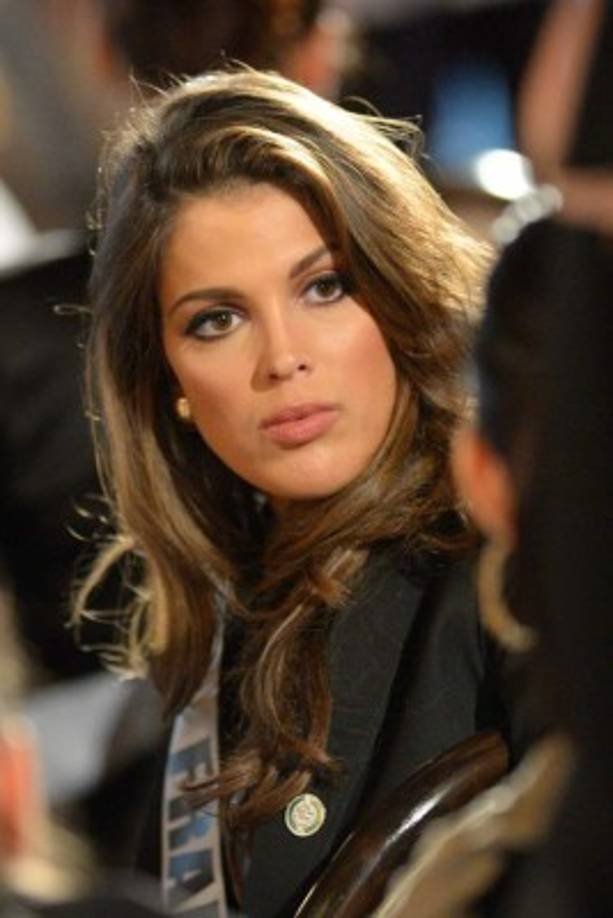 <br/>La francesa tiene un rostro hermoso.