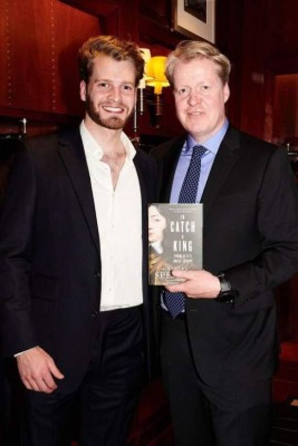 Louis es el cuarto hijo del hermano de la princesa Diana, Charles Spencer, y su primera esposa, Victoria. <br/>