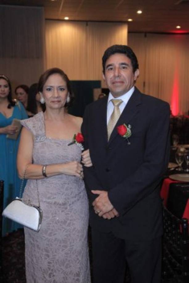 Flor Idalia y Roberto López.
