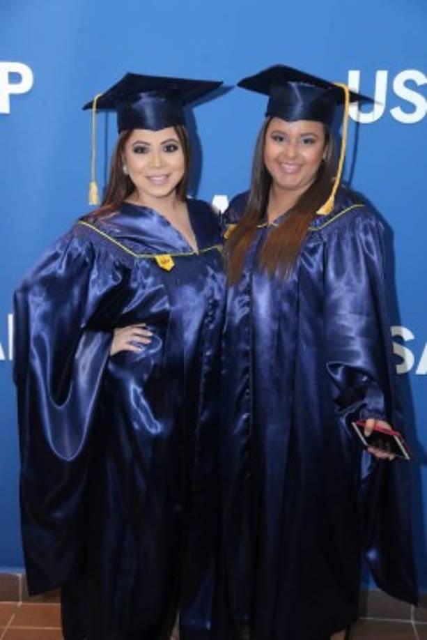 Johanna Ayala y Gloria Suazo.